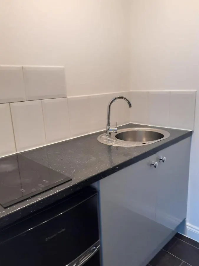 Self-Contained Studio Near Heathrow - 77Vfr1 Apartment Cranford