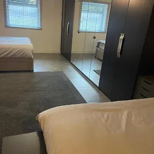  Guest house 50a Green Lane